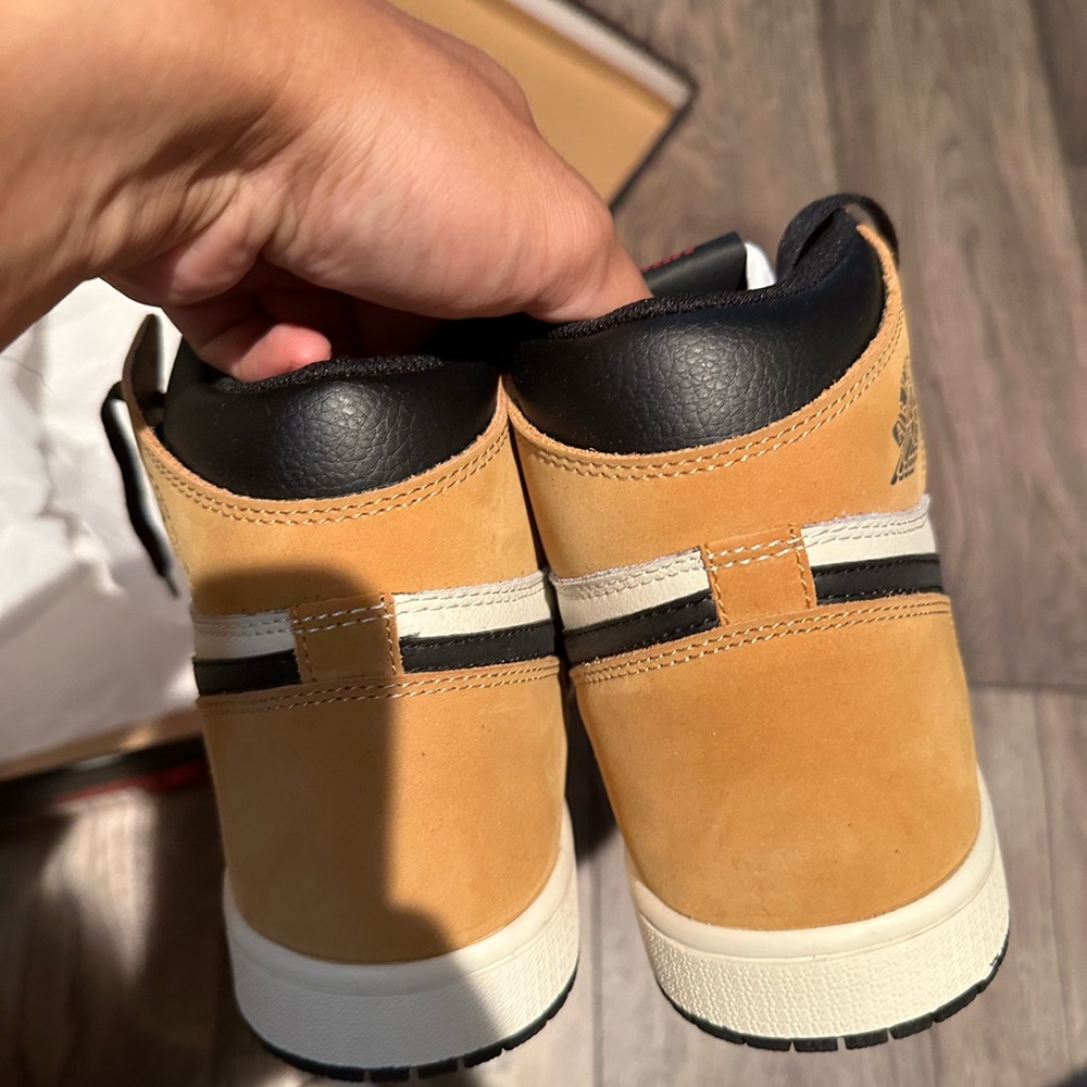 Air Jordan 1 rookie of the year   Size 8.5. Brand new without box.